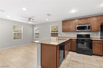 675 Swift Eagle Ave in Henderson, NV - Building Photo - Building Photo