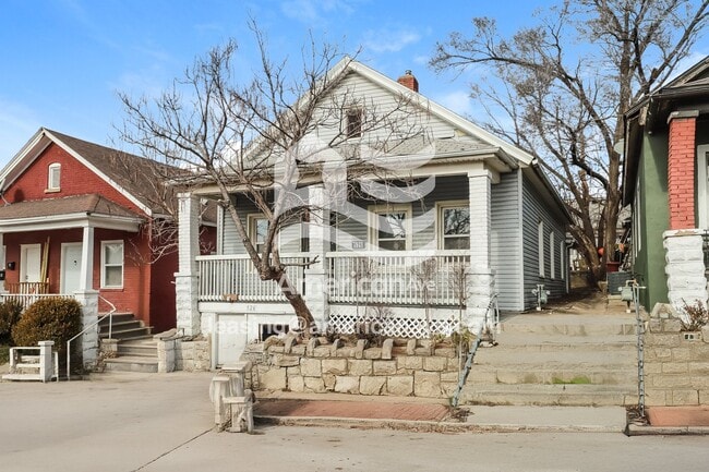 property at 526 Tauromee Ave