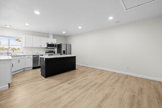 5529 Dorothy Dr in San Diego, CA - Building Photo - Building Photo