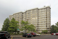 310 Mill St S in Brampton, ON - Building Photo - Building Photo