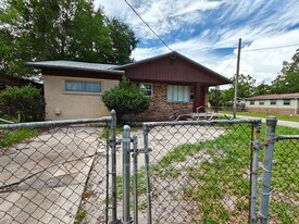 2138 W 17th St in Jacksonville, FL - Building Photo