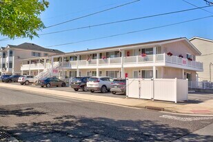 130 N Adams Ave in Margate City, NJ - Building Photo