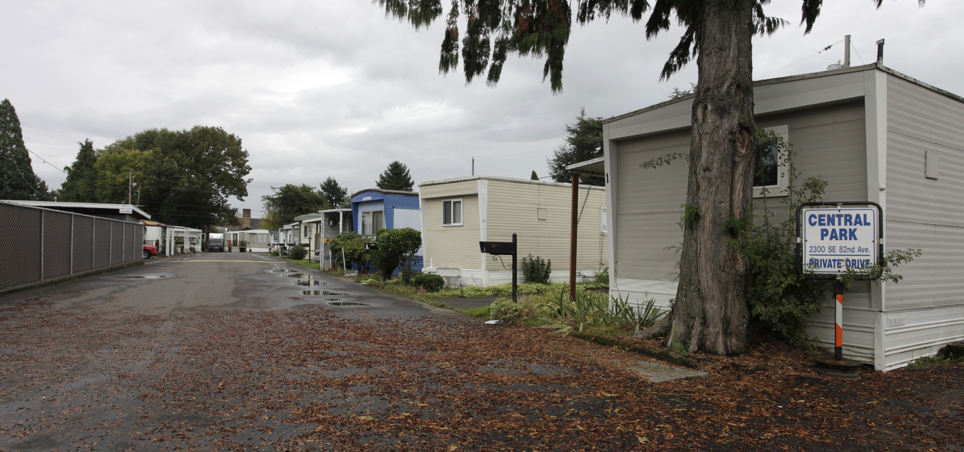 Central Park Mobile Home Park in Portland, OR - Building Photo