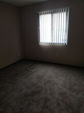 7710 W Dean Rd in Milwaukee, WI - Building Photo - Building Photo
