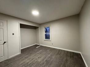 1805 E Evelyn Ave in Hazel Park, MI - Building Photo - Building Photo
