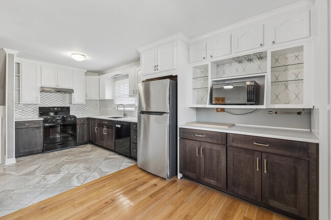 16805 Hilltop Ave in Orland Hills, IL - Building Photo - Building Photo