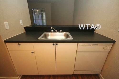 1230 E 38th 1/2 St in Austin, TX - Building Photo