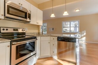 51 Warner St in Groton, CT - Building Photo - Building Photo