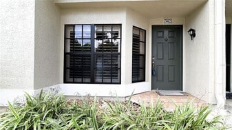 5100 Burchette Rd in Tampa, FL - Building Photo