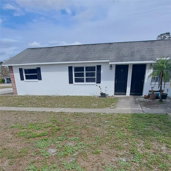 3027 Park Ln in Dunedin, FL - Building Photo