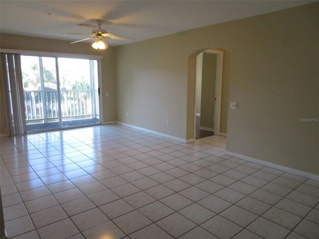 3930 Southpointe Dr in Orlando, FL - Building Photo - Building Photo