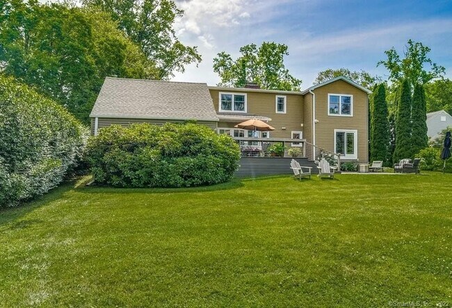 240 Pearsall Pl in Bridgeport, CT - Building Photo - Building Photo