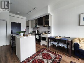 395 Dundas St W in Oakville, ON - Building Photo - Building Photo