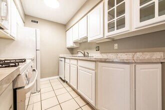 1505 N Windsor Dr in Arlington Heights, IL - Building Photo - Building Photo