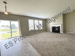 6647 Crestwell Ln in Indianapolis, IN - Building Photo - Building Photo