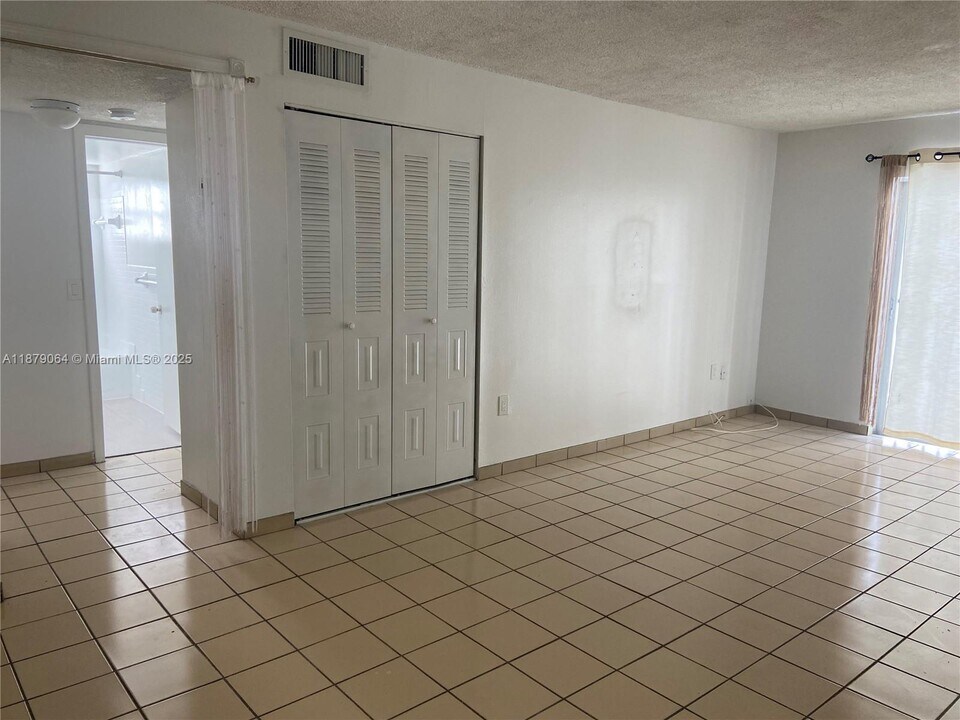 1337 NW 1st St in Miami, FL - Building Photo