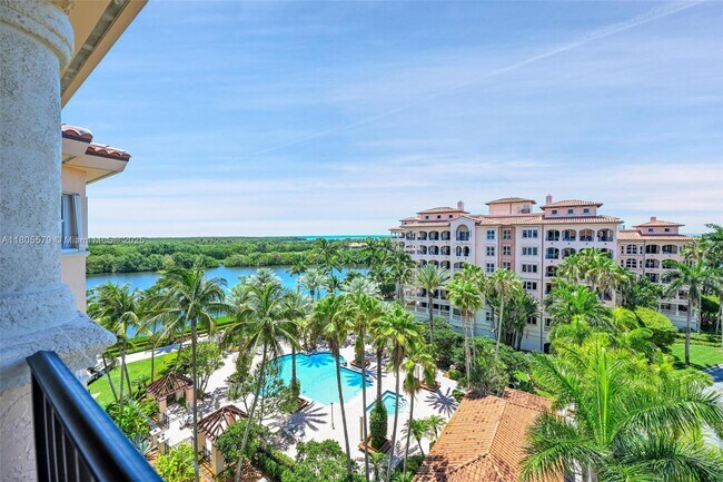 13637 Deering Bay Dr, Unit 261 in Coral Gables, FL - Building Photo - Building Photo
