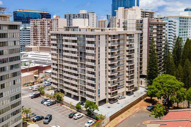 Kapiolani Townhomes in Honolulu, HI - Building Photo - Building Photo