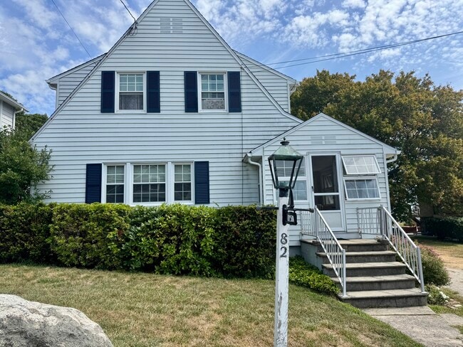 property at 82 Menunketesuck Rd