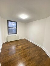 240 E 82nd St, Unit 1B in New York, NY - Foto de edificio - Building Photo