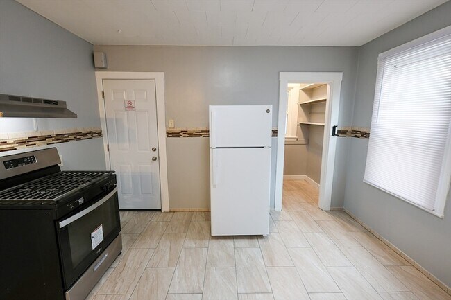 4 Standard St, Unit 2 in Boston, MA - Building Photo - Building Photo