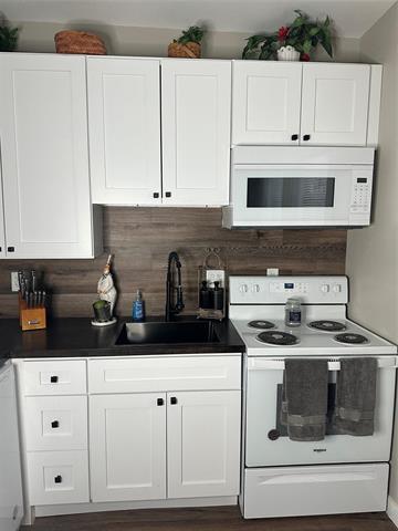 property at 707 NW 4th Ave