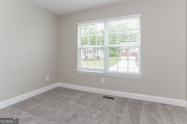 4398 Tillage Path in Douglasville, GA - Foto de edificio - Building Photo
