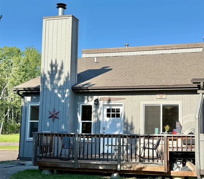 property at 72 Crestwood Dr