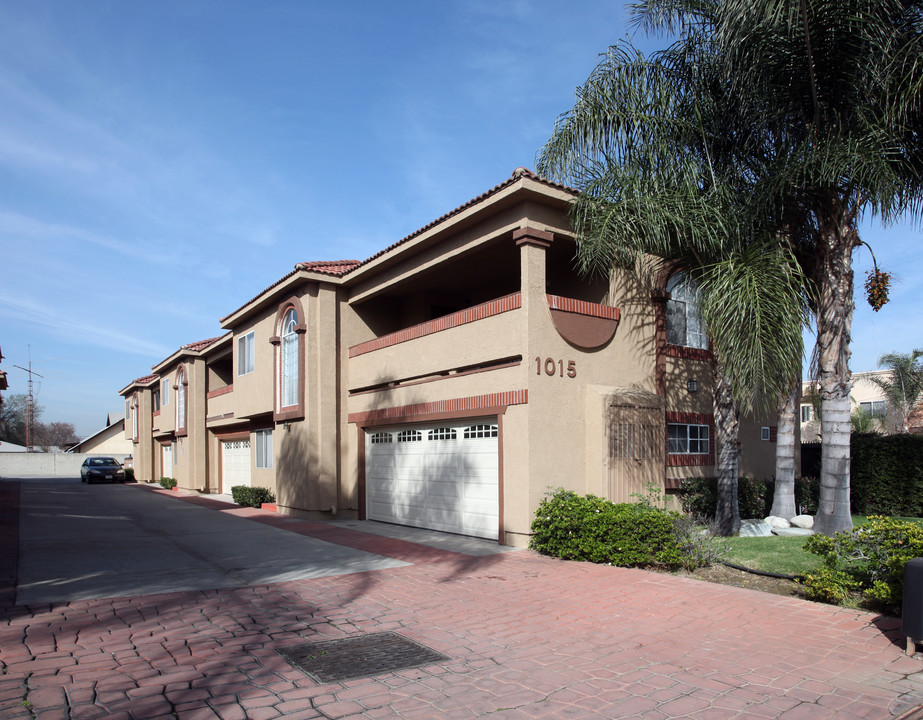 1015 Unruh Ave in La Puente, CA - Foto de edificio