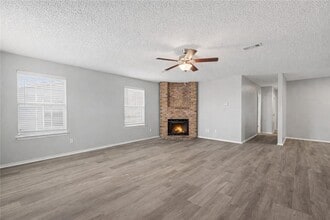 4380 W Thrasher Dr in Fayetteville, AR - Building Photo - Building Photo