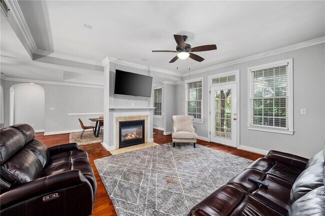 property at 1735 W Peachtree St NE