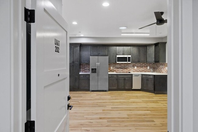 147 S K St