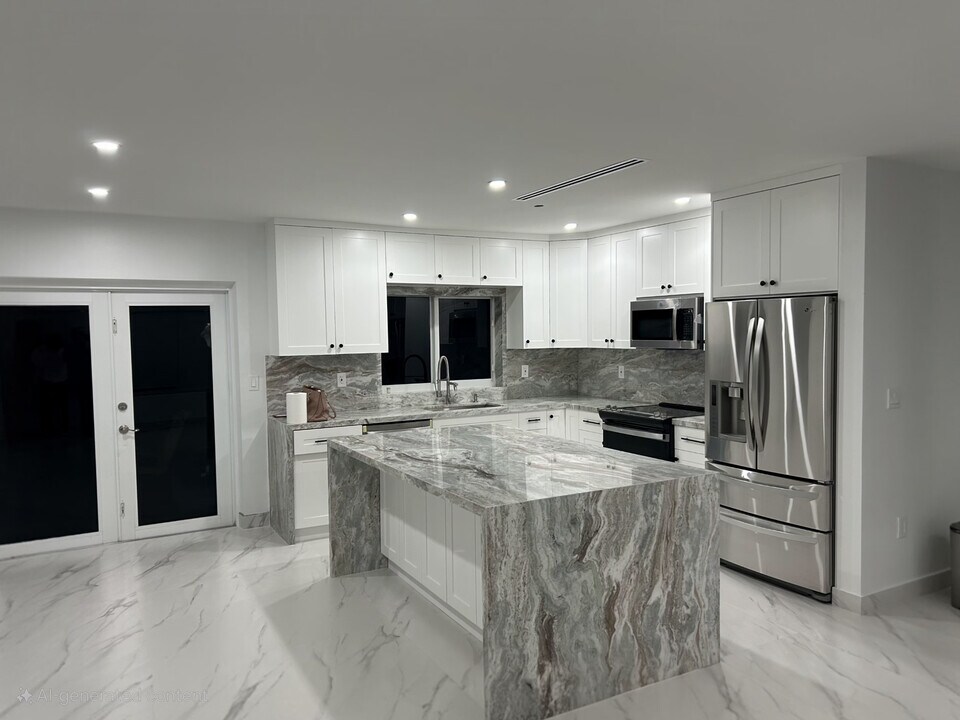 8441 SW 16th St in Miami, FL - Building Photo