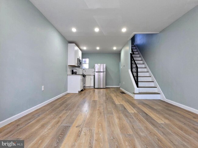1833 McClellan St in Philadelphia, PA - Building Photo - Building Photo