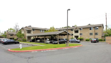 Parkwood Apartments in Kent, WA - Building Photo - Building Photo