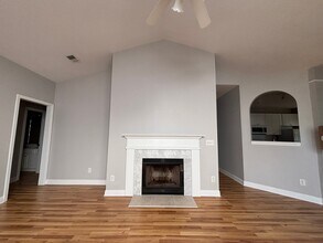 1715 Crystal Lake Dr in Charleston, SC - Foto de edificio - Building Photo
