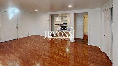 8332 Wabash Ave S in Seattle, WA - Building Photo - Building Photo