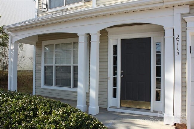 2715 Old Ironside Dr in Charlotte, NC - Foto de edificio - Building Photo