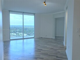 9055 SW 73rd Ct in Miami, FL - Building Photo