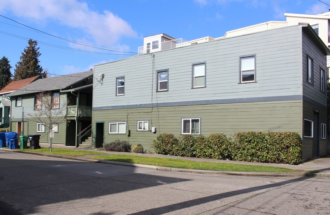 Green Lake 5 in Seattle, WA - Building Photo