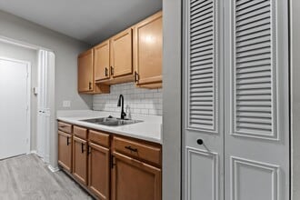 The Reserve at Warren in Warren, MI - Foto de edificio - Building Photo