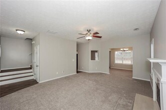 60 Roxbury Ln in Newnan, GA - Building Photo - Building Photo