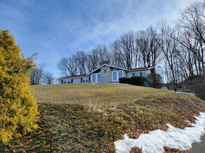 110 N Ridge Rd in Reinholds, PA - Foto de edificio - Building Photo