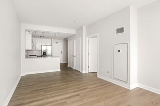 750 W Adams St in Chicago, IL - Building Photo - Building Photo