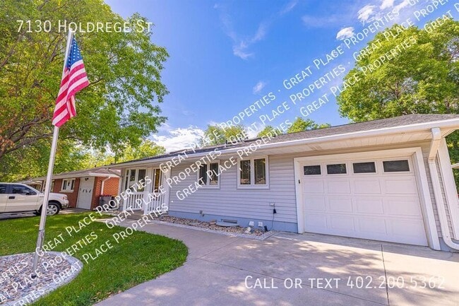 7130 Holdrege St in Lincoln, NE - Building Photo - Building Photo