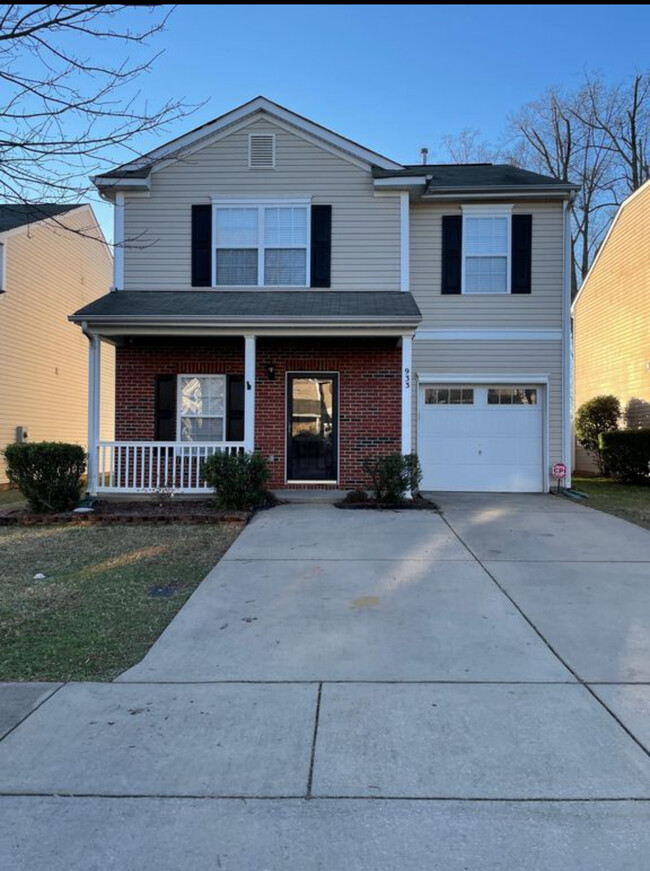 property at 933 Willow Creek Dr