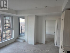 1 Quarrington Ln in North York, ON - Building Photo - Building Photo