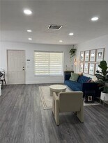 822 NE 8th St in Hallandale Beach, FL - Building Photo