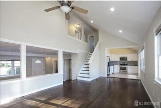 2 Stratford Rd in East Brunswick, NJ - Building Photo - Building Photo