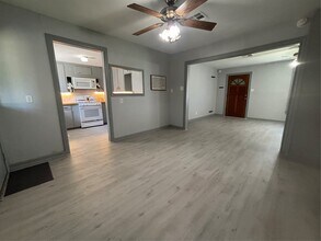 301 19th Ave N in Texas City, TX - Building Photo - Building Photo